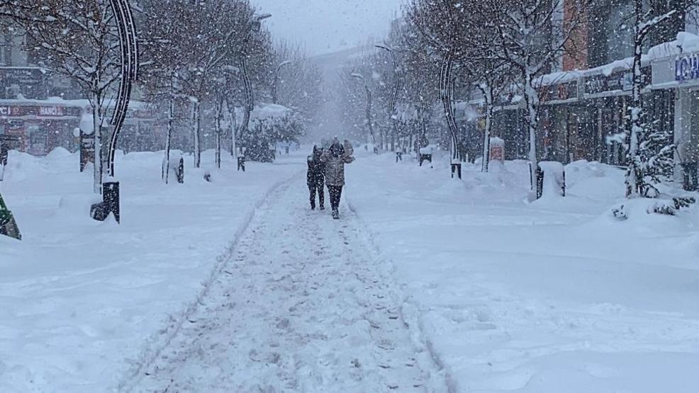 Dikkat Meteoroloji ve Valilik peş peşe uyardı Pazar sabahı başlıyor: Fırtına ve kar alarmı