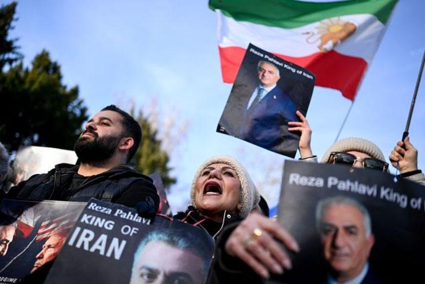 ÖZEL | 1979 öncesine dönüş mü İran protestolarının simgesine yakın mercek