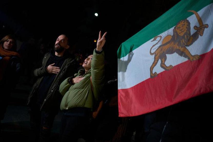 ÖZEL | 1979 öncesine dönüş mü İran protestolarının simgesine yakın mercek