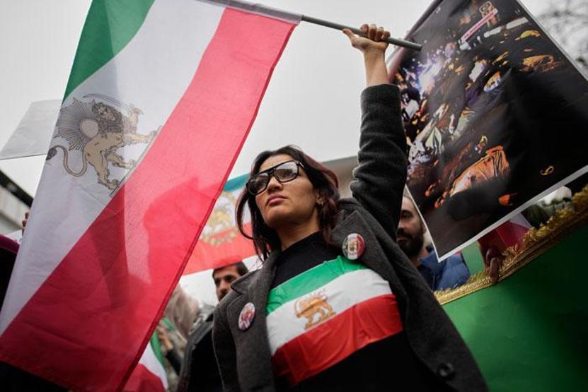 ÖZEL | 1979 öncesine dönüş mü İran protestolarının simgesine yakın mercek