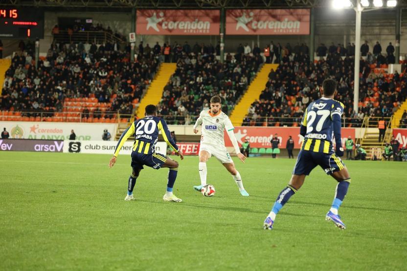Fenerbahçede Alanyaspor maçı sonrası Tedescoya uyarı, Taliscaya övgü