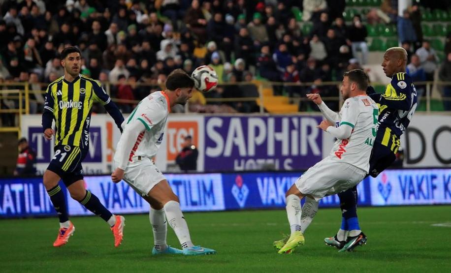 Fenerbahçede Alanyaspor maçı sonrası Tedescoya uyarı, Taliscaya övgü