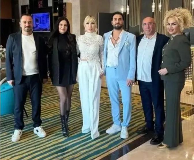 Seda Sayan ve Çağlar Ökten’den gelin-damat şıklığı Gören dönüp bir daha baktı