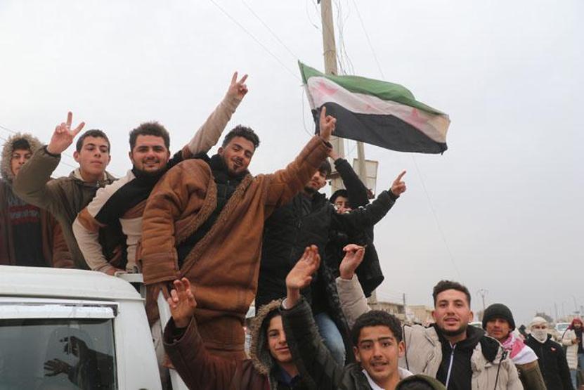 Suriyede 44 saatte çözülen düğüm Dengeler adım adım değişti: İsrailin planları çöpe gitti