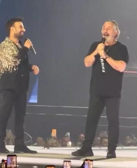Tarkan konserinde Cem Yılmaz sürprizi Benim de biletim buradanmış