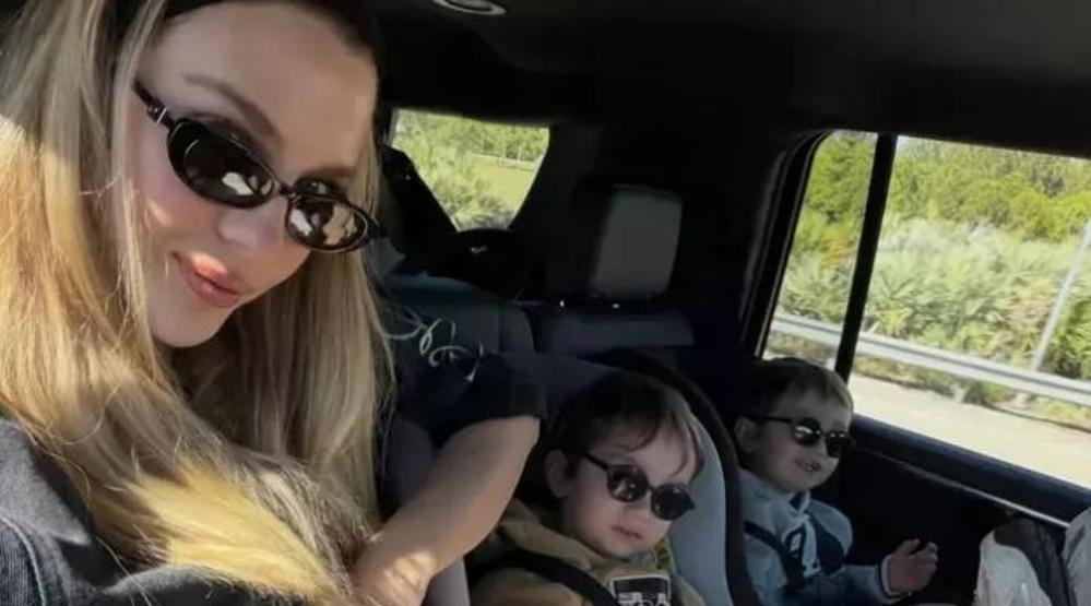 Yasemin Şefkatliden ABDden Mutluluk Dolu Paylaşım İşte Oğulları Emir ve Ayelin Son Hali