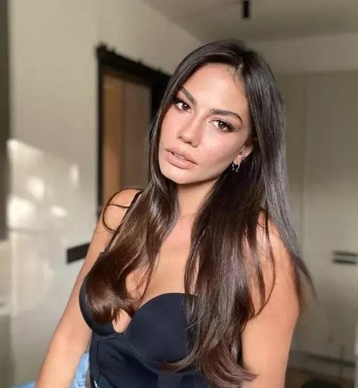 Herkes bekliyordu Eşref Rüyanın Nisanı Demet Özdemirden o soruya bomba yanıt: NEDEN OLMASIN