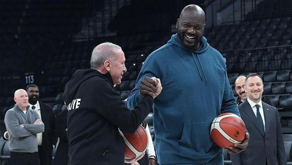Renkli görüntüler... Cumhurbaşkanı Erdoğanın, Shaquille ONeal ile basketbol görüntüleri paylaşıldı