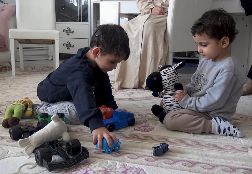 Yangın söndü acı dinmedi: 3 işitme engelli çocuk babasız kaldı