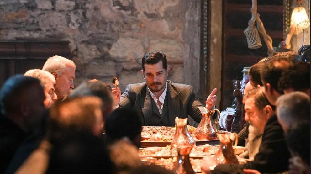 YETİMLERİN BABASI EŞREF TEK EŞREF İKTİDARI ELE GEÇİRDİ