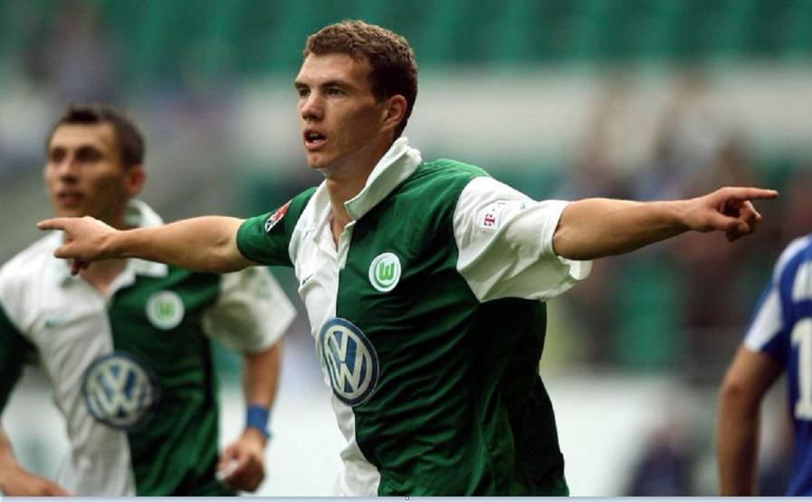 Fenerbahçe’nin eski golcüsü Edin Dzeko, imzayı attı