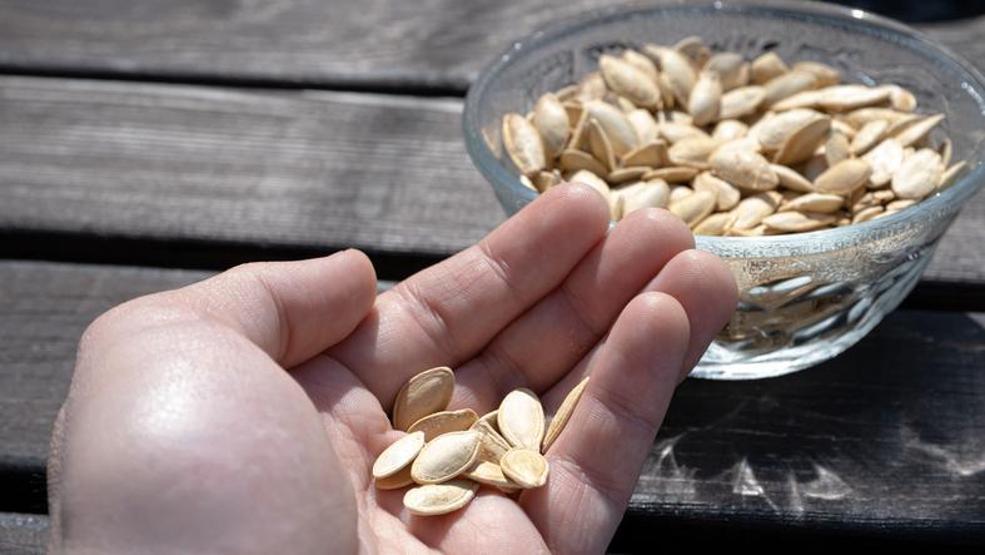 CANAN KARATAY’DAN PARLAK, SIKI VE PÜRÜZSÜZ CİLDİN SIRRI Sağlıklı yağlar, çinko, omega-3... Bu besinleri sofranızdan eksik etmeyin