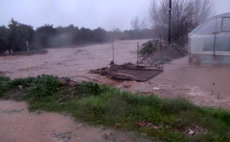 Antalyayı sağanak vurdu Mahsur kalanlar böyle kurtarıldı