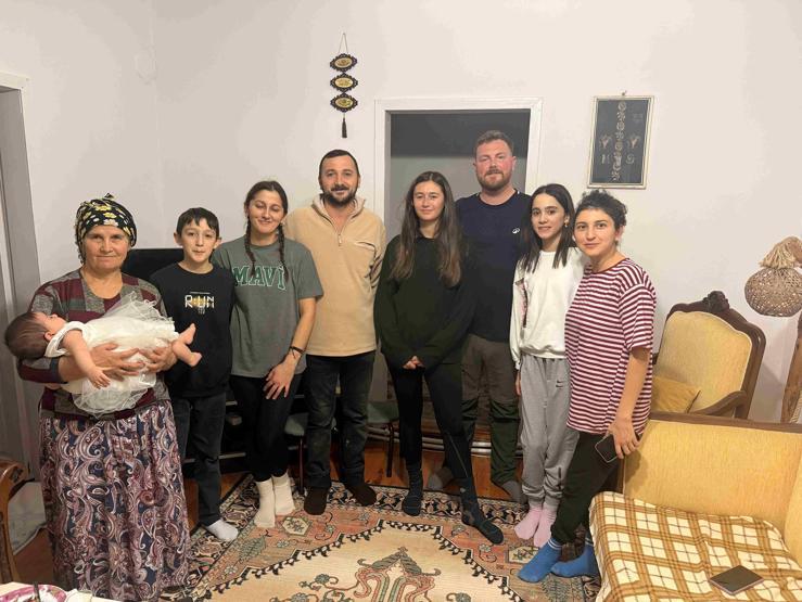 1,5 yıldır yoldalar: İngiltereden Vietnama yürüyen gezginlerin durağı Samsun oldu