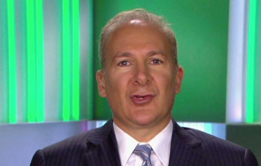 2008 KRİZİNİ BİLEN İSİMDEN YENİ KEHANET: Dünya artık ABD’nin altındaki halıyı çekiyor: Dolar çökecek ve yerini altın alacak