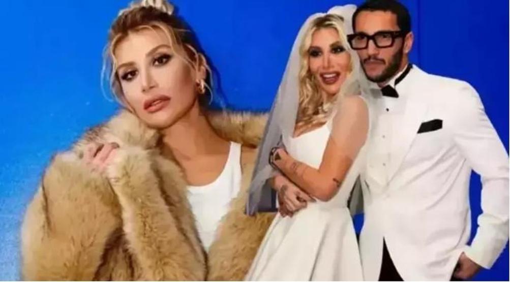 İrem Derici ve Melih Kunukçudan Pariste Mutluluk Pozları