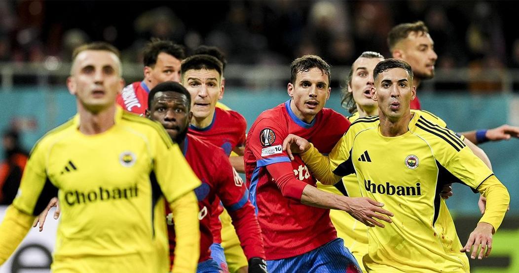 Fenerbahçeli futbolculara eleştiri: Sadece beden olarak sahadalar