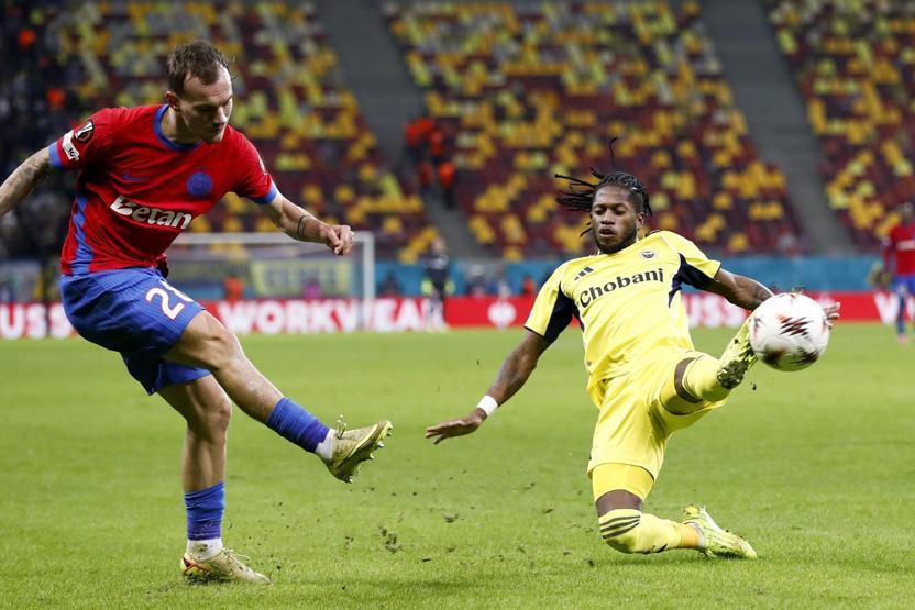 Fenerbahçeli futbolculara eleştiri: Sadece beden olarak sahadalar