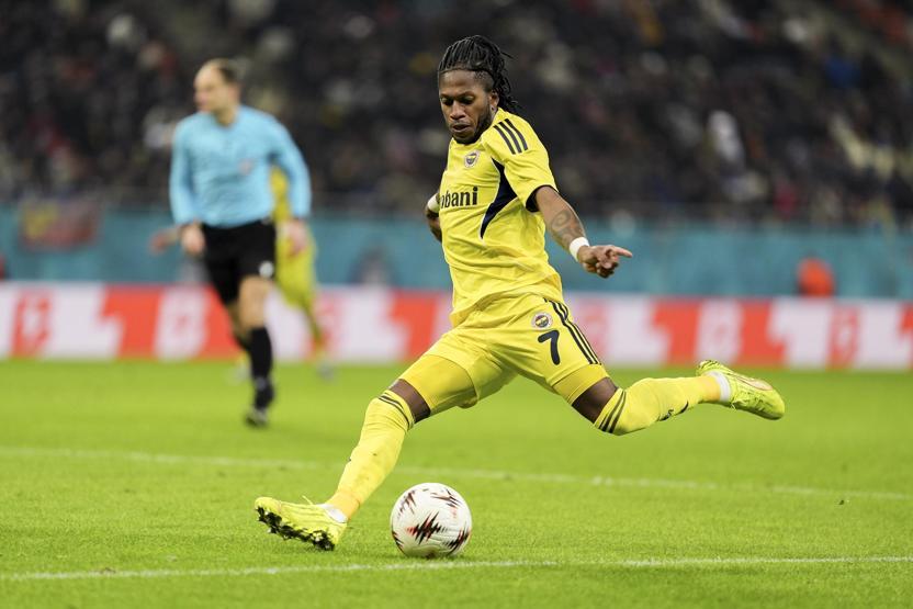 Fenerbahçeli futbolculara eleştiri: Sadece beden olarak sahadalar