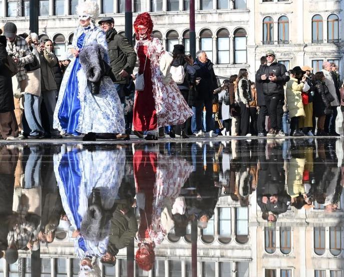 Açılış böyle yapıldı Venedik Karnavalı başladı...