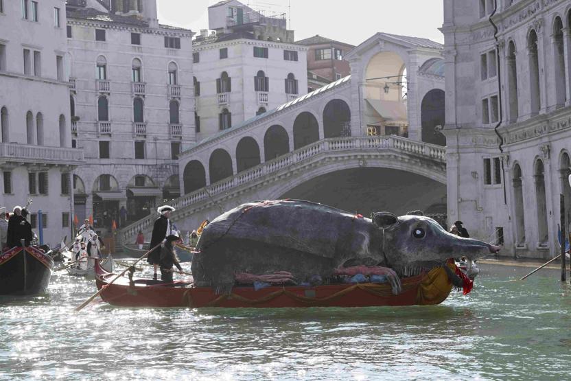 Açılış böyle yapıldı Venedik Karnavalı başladı...