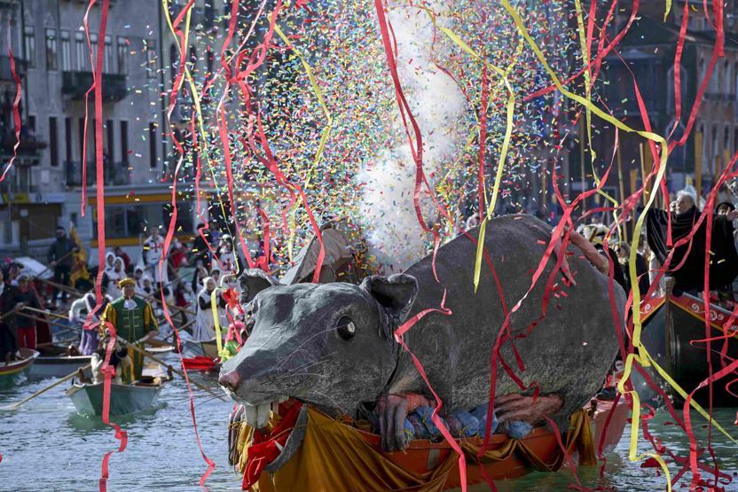 Açılış böyle yapıldı Venedik Karnavalı başladı...