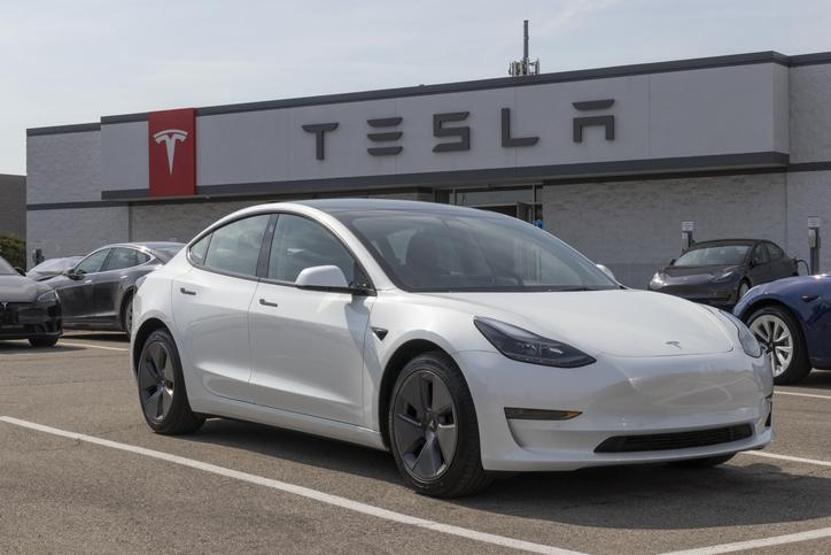 Öncüsü Tesla olmuştu: Çin araçlardaki bu tasarımı yasaklıyor