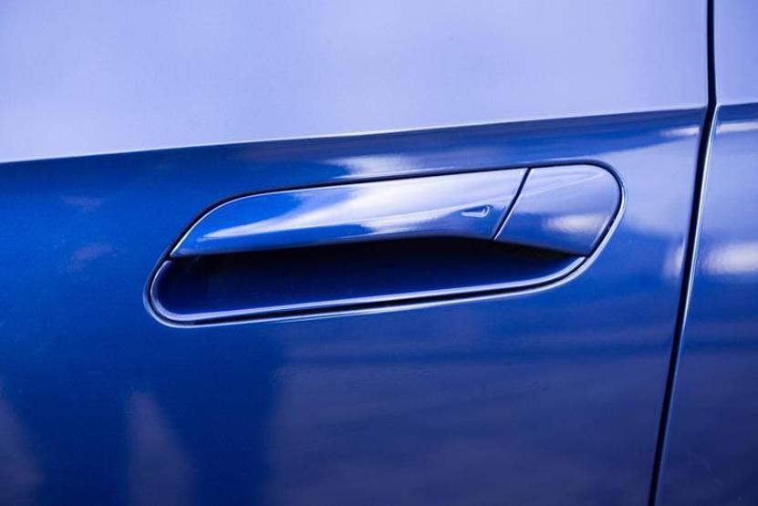 Öncüsü Tesla olmuştu: Çin araçlardaki bu tasarımı yasaklıyor