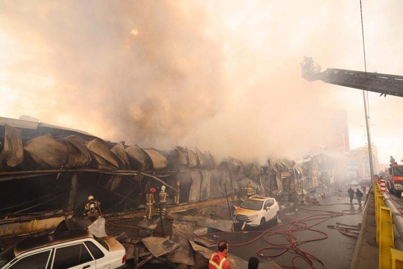 İranın kalbinde büyük yangın Çarşıdan alevler yükseldi: 200 dükkan küle döndü...