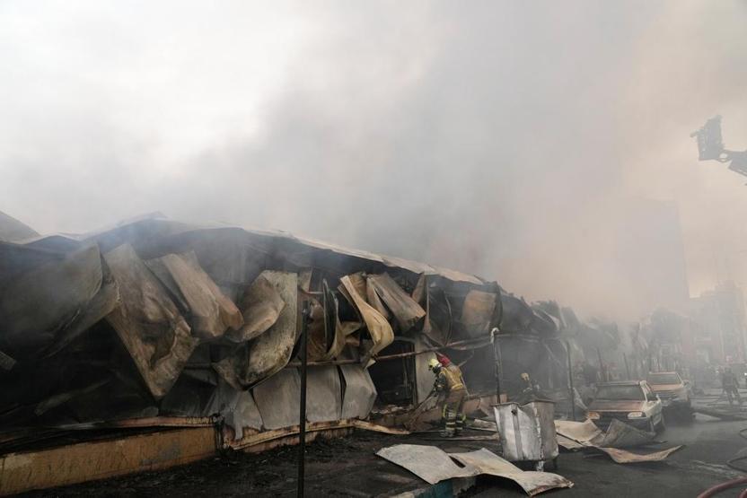 İranın kalbinde büyük yangın Çarşıdan alevler yükseldi: 200 dükkan küle döndü...