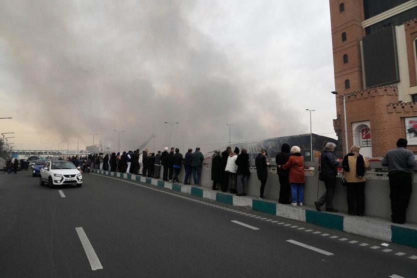 İranın kalbinde büyük yangın Çarşıdan alevler yükseldi: 200 dükkan küle döndü...
