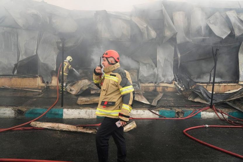 İranın kalbinde büyük yangın Çarşıdan alevler yükseldi: 200 dükkan küle döndü...