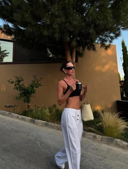 Yasemin Ergene’nin spor pozu olay oldu Fit görünümü sanal medyadan tam not aldı