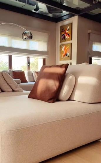 Pınar Altuğ’un cam tavanlı evi olay oldu Ferah tasarımı hayranlık topladı