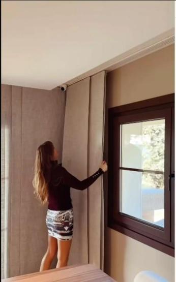 Pınar Altuğ’un cam tavanlı evi olay oldu Ferah tasarımı hayranlık topladı