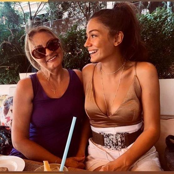 Eşref Rüyanın Nisanı Demet Özdemirin annesine bakın Gören aynı şeyi söyledi: GÜZELLİK GENETİK