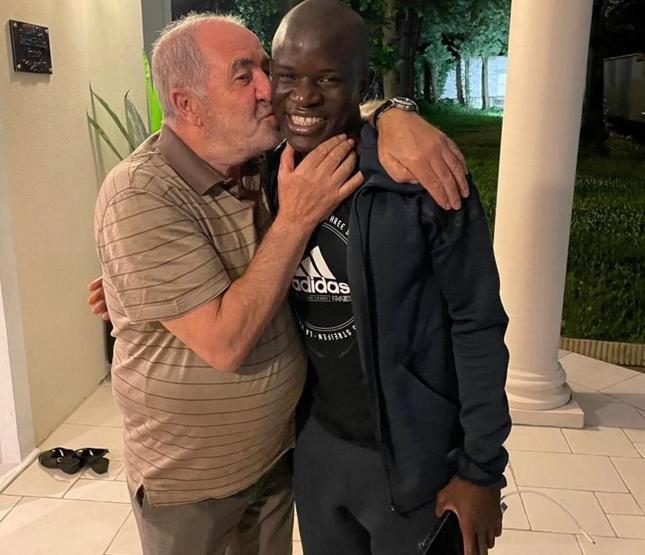 Kanteye Fransada Türk yemeklerini tattıran Hatun teyze, Fenerbahçe transferi sonrası konuştu: O gelir beni bulur