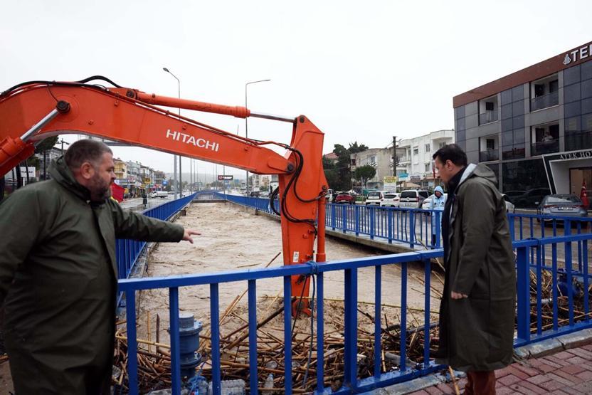 Sarı kodlu uyarı yapılmıştı İzmir yine sele teslim oldu