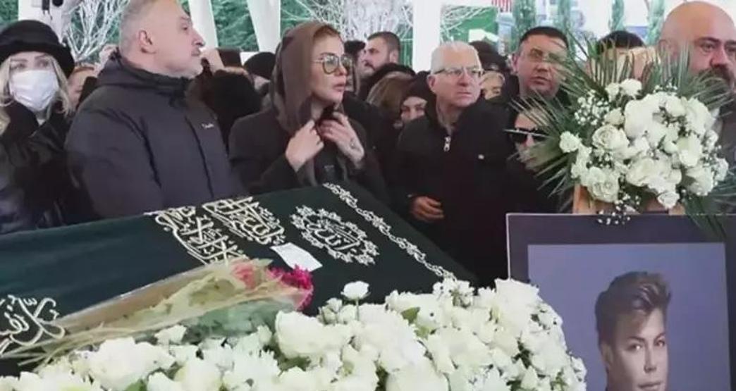 Yonca Evcimik noktayı koydu Hayatınız film olsa kimin oynamasını istersiniz sorusuna bakın ne yanıt verdi...