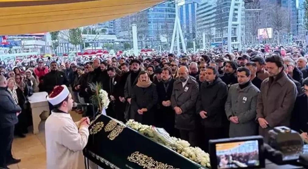 Yonca Evcimik noktayı koydu Hayatınız film olsa kimin oynamasını istersiniz sorusuna bakın ne yanıt verdi...