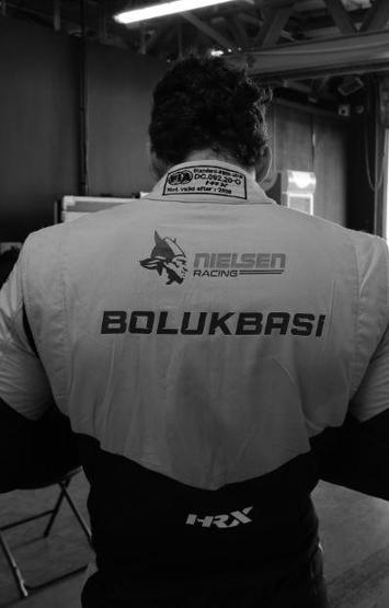 DUBAİ’DE ROMANTİK SÜRPRİZ Güller ve Günahların Zeynepi Cemre Baysel aşka geldi Sevgilisi Cem Bölükbaşına böyle destek verdi