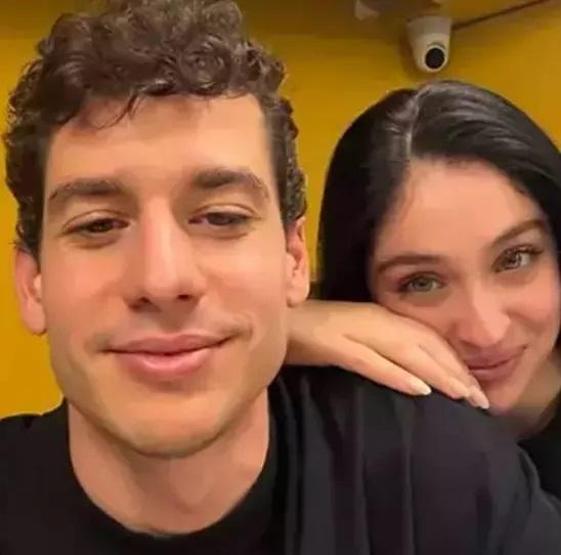 DUBAİ’DE ROMANTİK SÜRPRİZ Güller ve Günahların Zeynepi Cemre Baysel aşka geldi Sevgilisi Cem Bölükbaşına böyle destek verdi