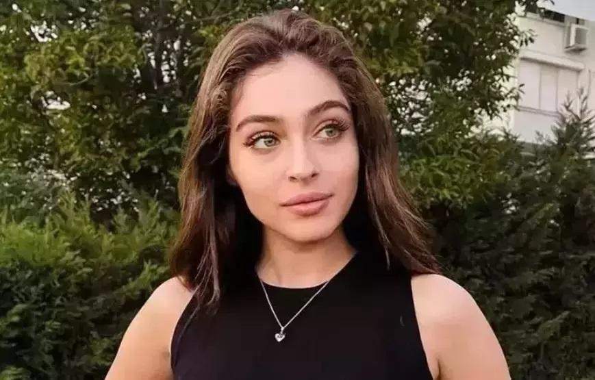 DUBAİ’DE ROMANTİK SÜRPRİZ Güller ve Günahların Zeynepi Cemre Baysel aşka geldi Sevgilisi Cem Bölükbaşına böyle destek verdi