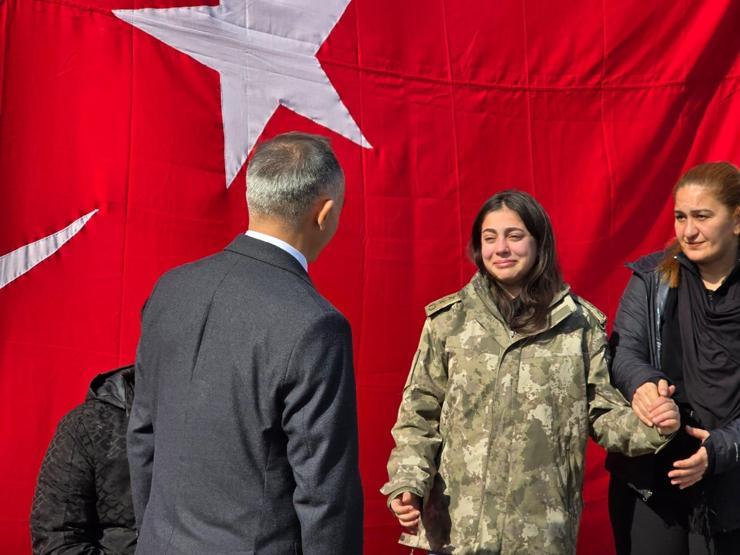 6 Şubattan beri saklıyordu: Albaydan göz yaşartan emanet 3 yıl sonra duygulandıran buluşma