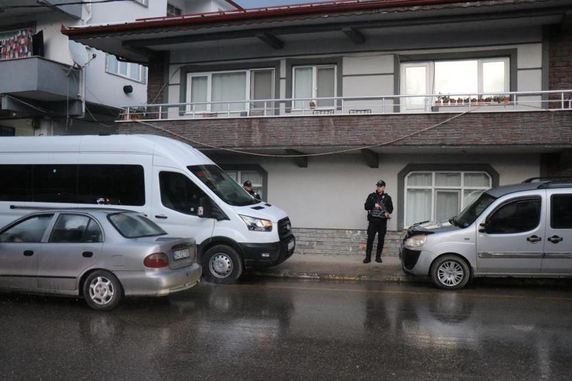 Emekli polis dehşet saçtı Eşini ve MHP ilçe başkanını silahla vurarak öldürdü