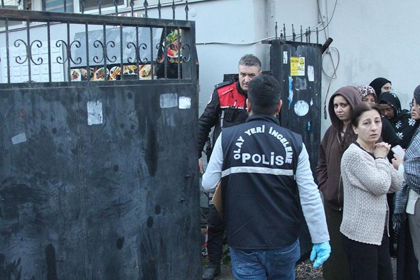 Dedikoduları duyunca silahla eski iş yerini bastı: 2si ağır 4 yaralı