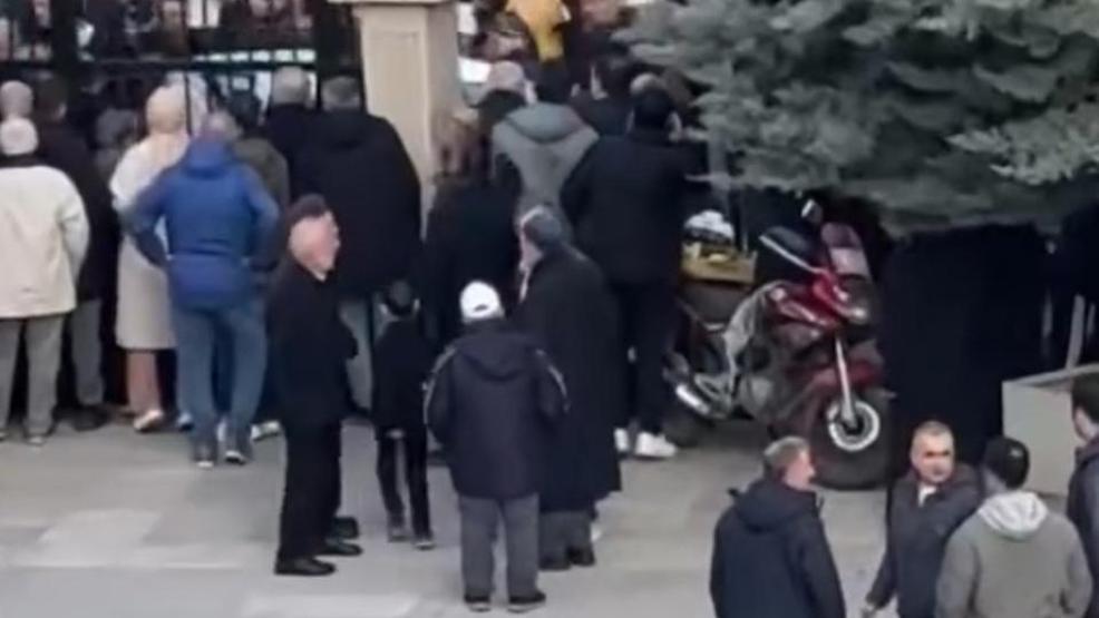 İstanbulda kan donduran olay: Annesinin cenazesinde kardeşini öldürdü