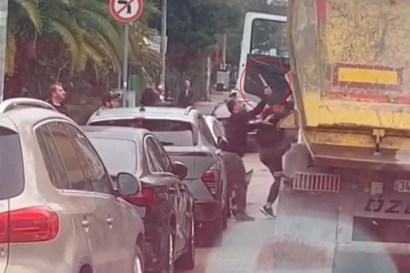 İstanbulda trafikte bıçaklı kavga