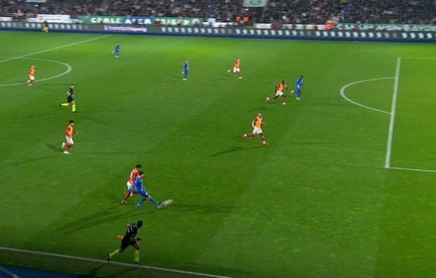 Çaykur Rizespor - Galatasaray maçının tartışmalı pozisyonları incelendi Ofsayt pozisyonu...