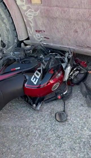 ADANADA MUCİZE KURTULUŞ: TIR’ın altında metrelerce sürüklendi